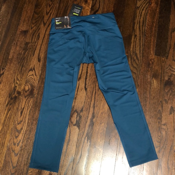 Nike Crop Fit Run Tights - Picture 4 of 7